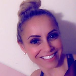 Meet your Posher, Dee